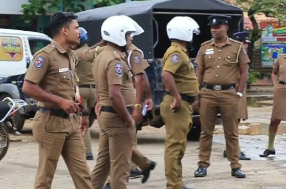 கட்டுப்பாட்டை இழந்து மதகுடன் மோதி கவிழ்ந்த கெப் வாகனம்; 9 மாத பெண் குழந்தை உயிரிழப்பு – 3 சிறுமிகள் வைத்தியசாலையில்